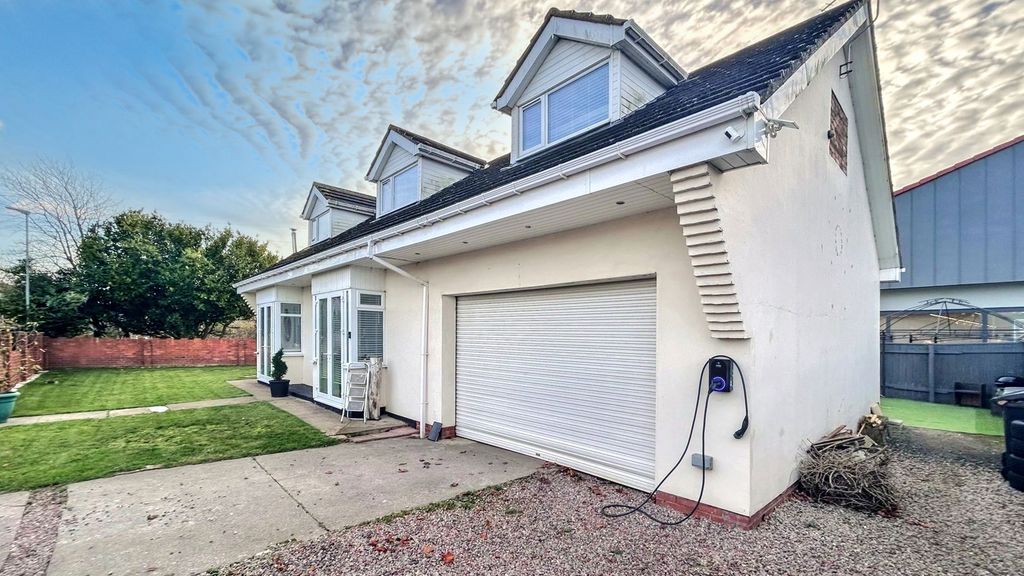 Property photo 1 of 34