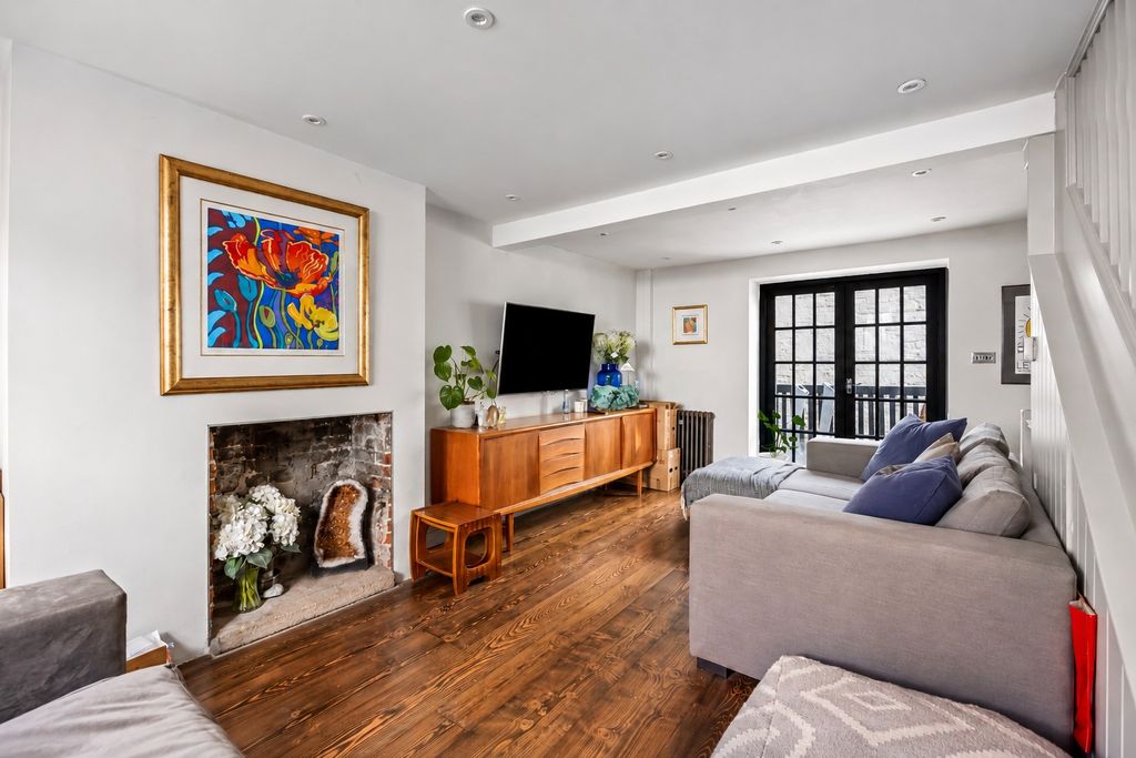 Property photo 2 of 13 5699011