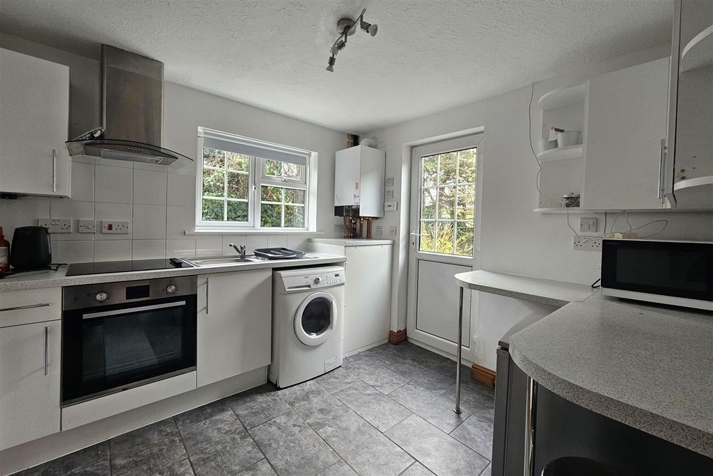 Property photo 2 of 8