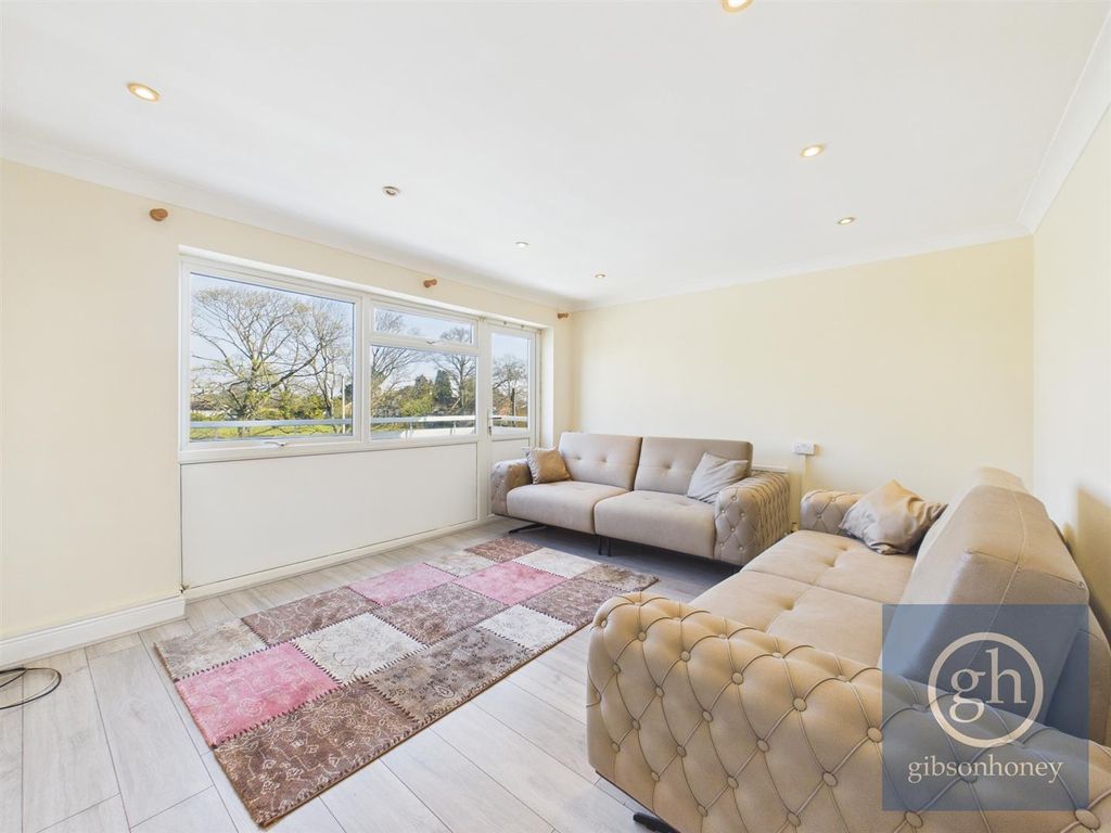 Property photo 2 of 9 Cam05080G0-Pr0308-Still004.Jpg