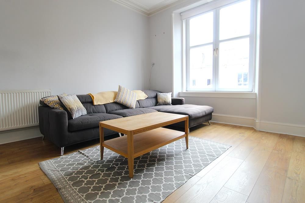 Property photo 1 of 11 Lounge