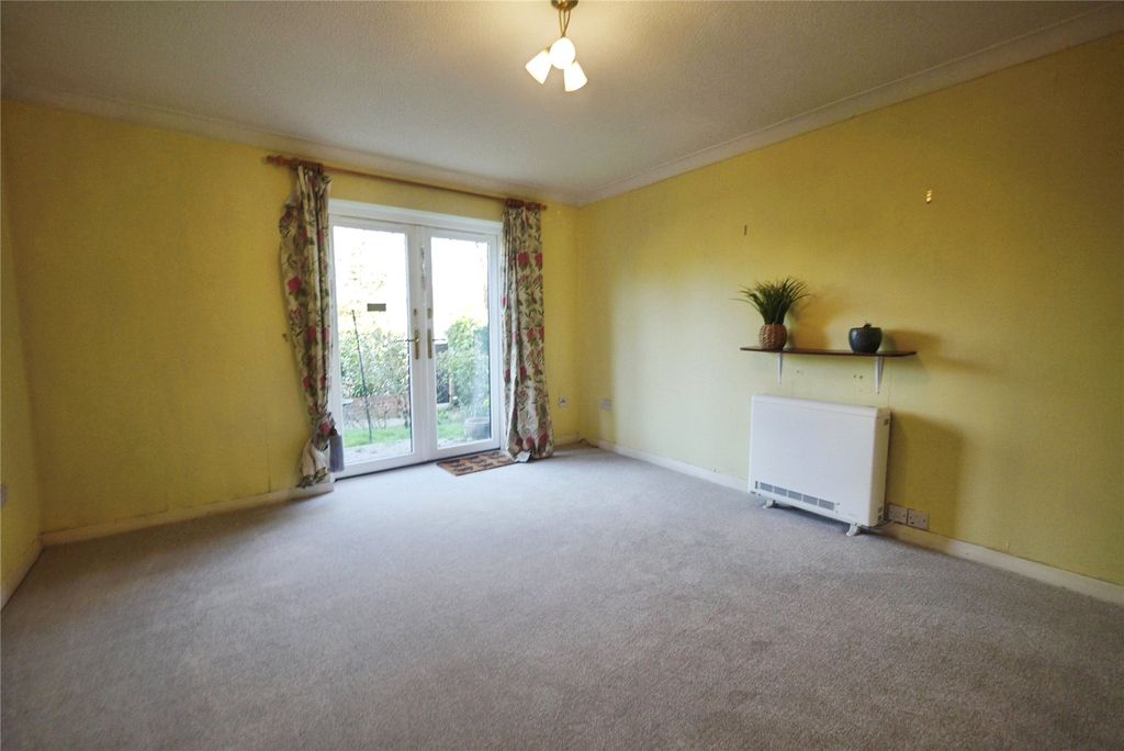 Property photo 2 of 12 Living Room