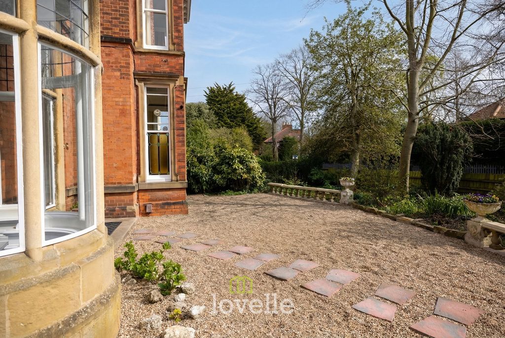 Additional image 59 of 7 bed detached house for saleAbbey Road, Grimsby DN32