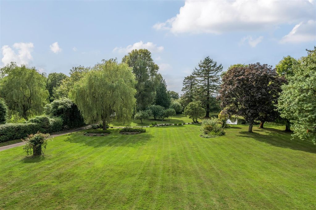Property photo 3 of 29 Grounds