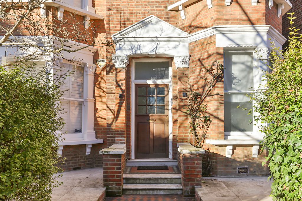 Property photo 2 of 15