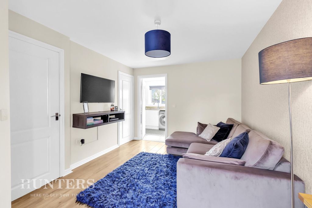 Property photo 2 of 20 Living Room