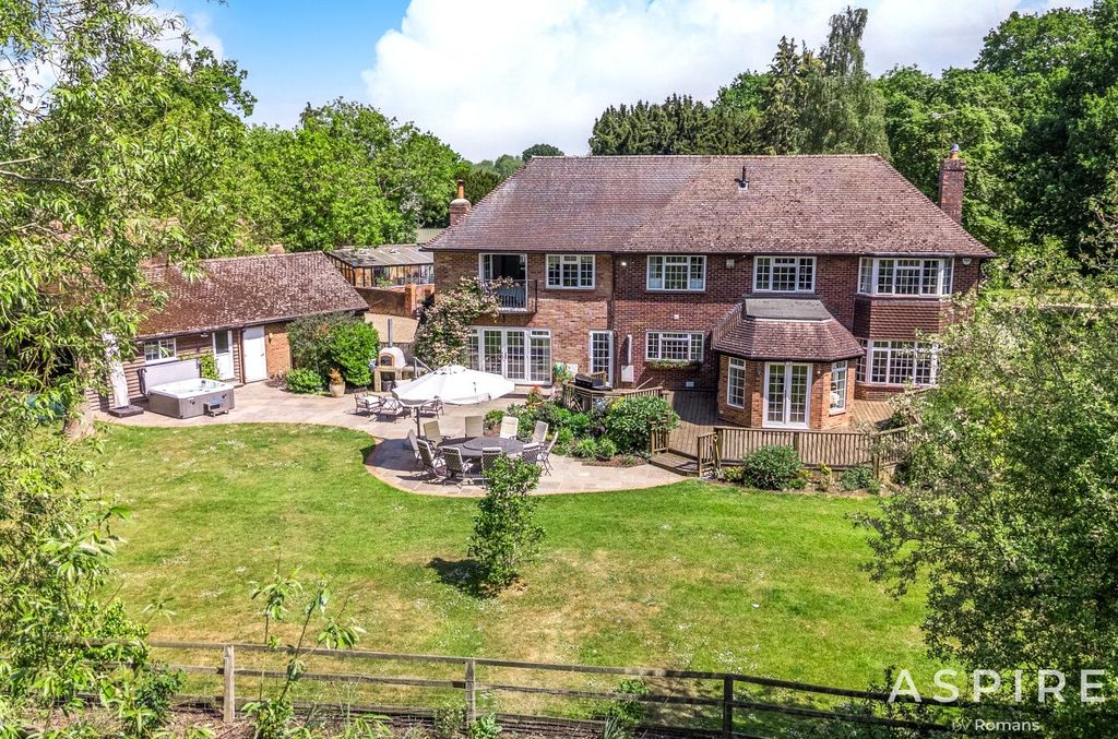 Property photo 2 of 33 Picture No. 70