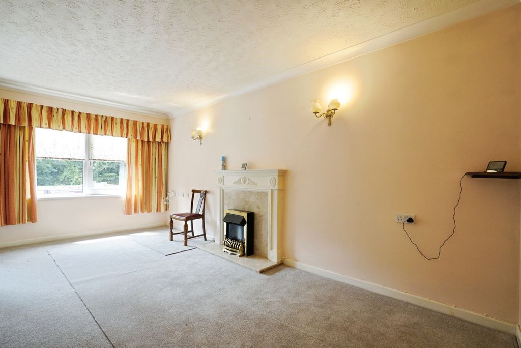 Property photo 2 of 17 Photo