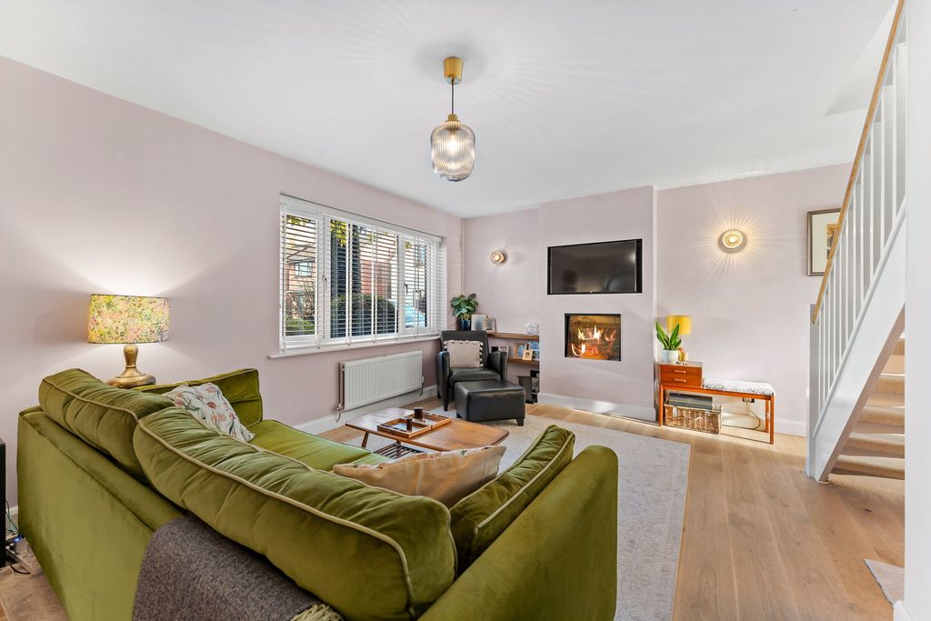 Property photo 2 of 31