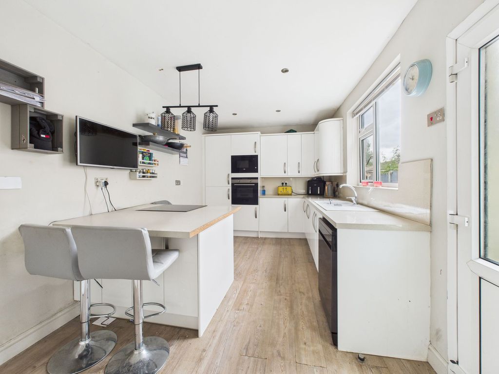 Property photo 2 of 19 Breakfast Kitchen