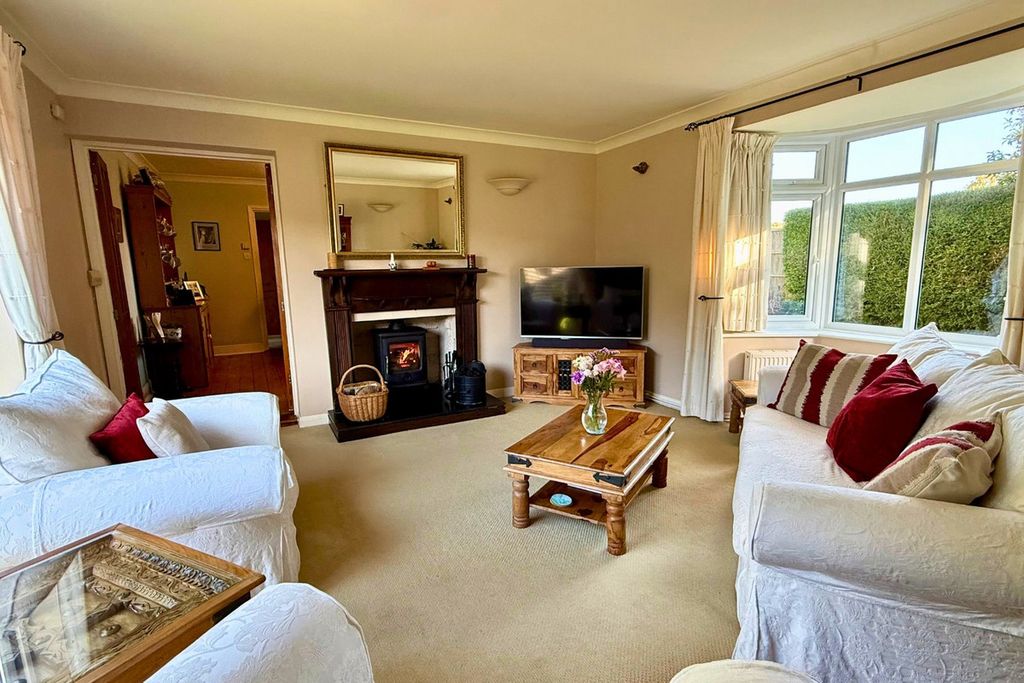 Property photo 2 of 27