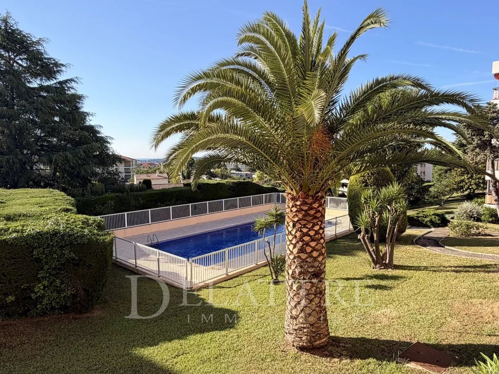 Property photo 1 of 6 Antibes Height