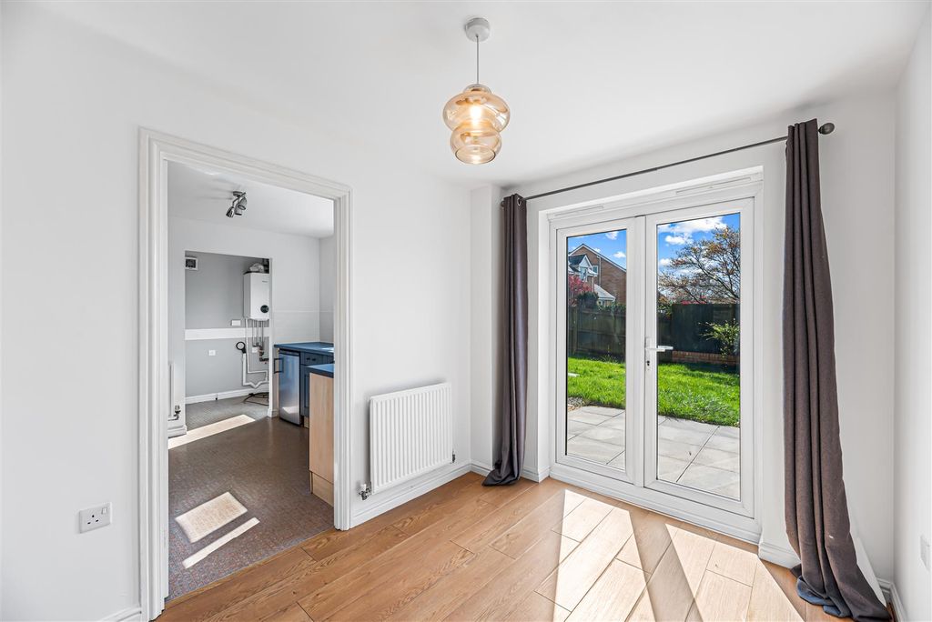 Property photo 3 of 18 Dining Room