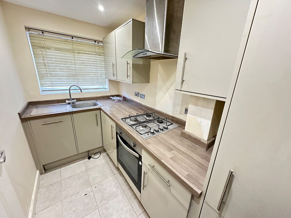 Property photo 3 of 9 4889442