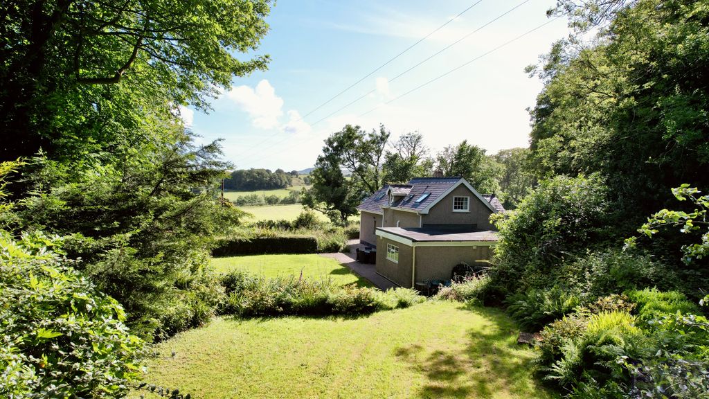 Property photo 2 of 29 Gardens