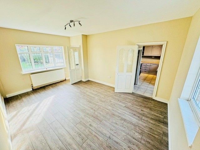 Property photo 3 of 23 Image