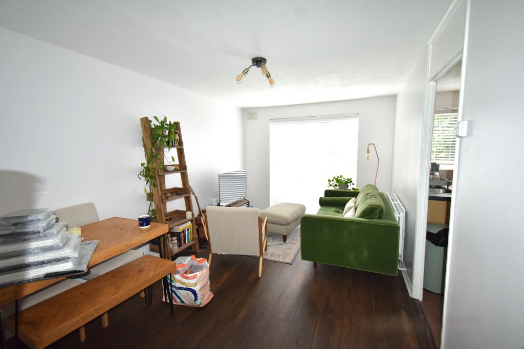 Property photo 2 of 6