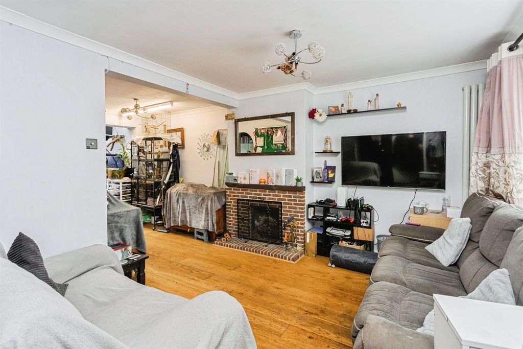 Property photo 2 of 17