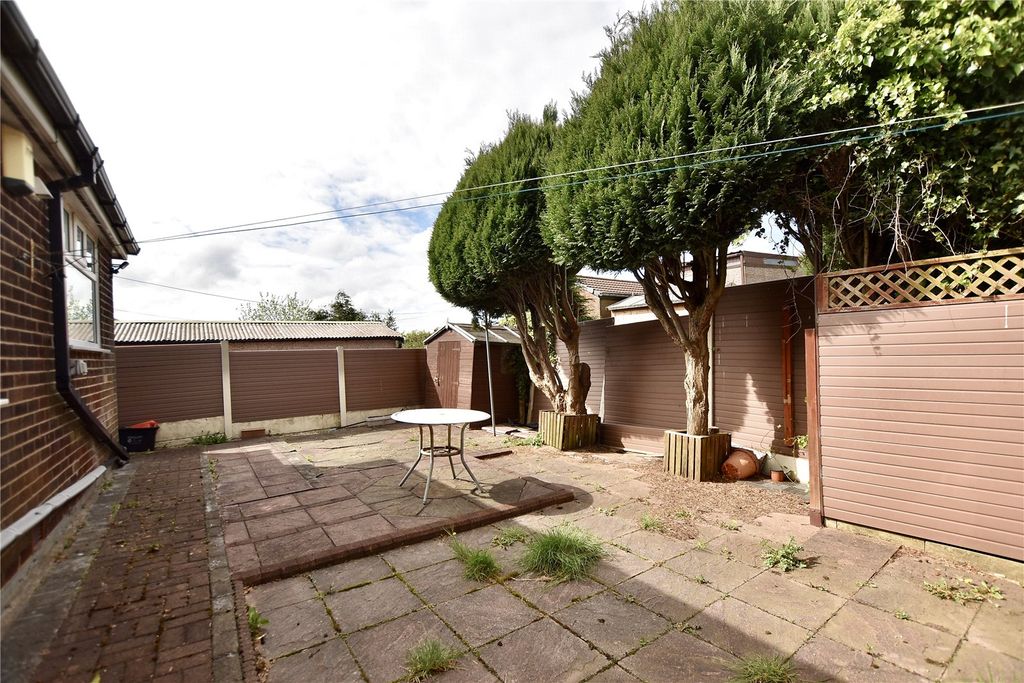 Property photo 3 of 18 Garden