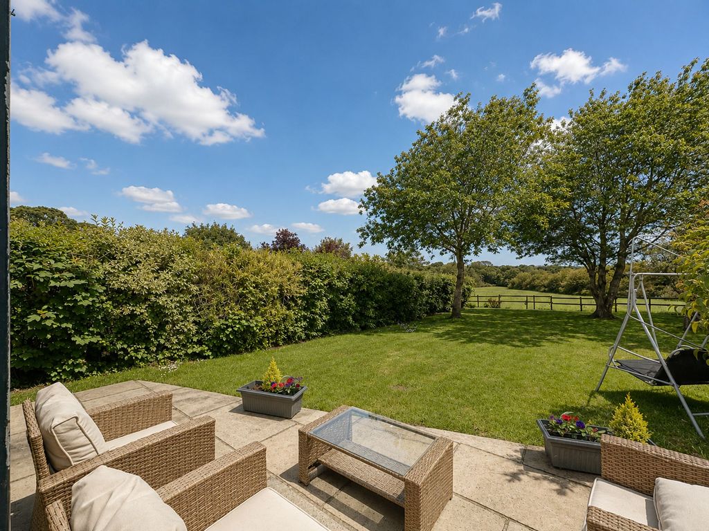 Property photo 2 of 33