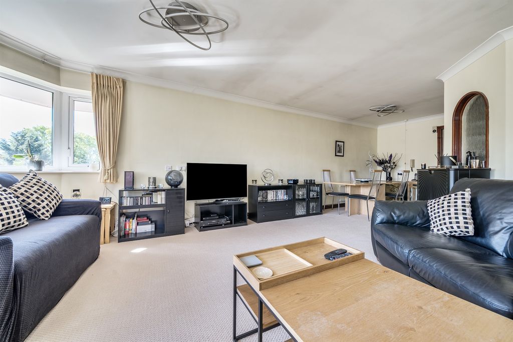 Property photo 3 of 11