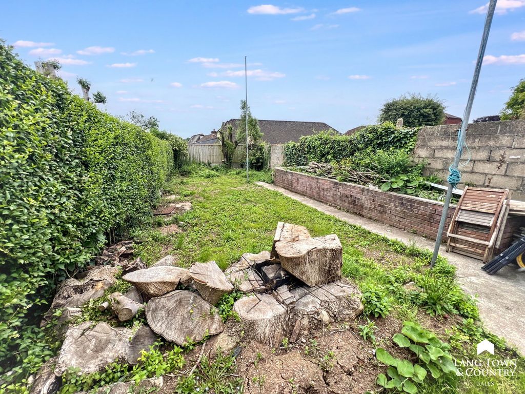 Property photo 3 of 13