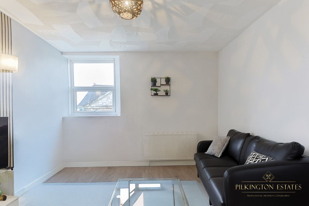 Property photo 3 of 9 4294314