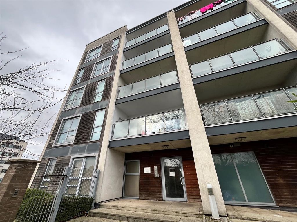 Property photo 3 of 12