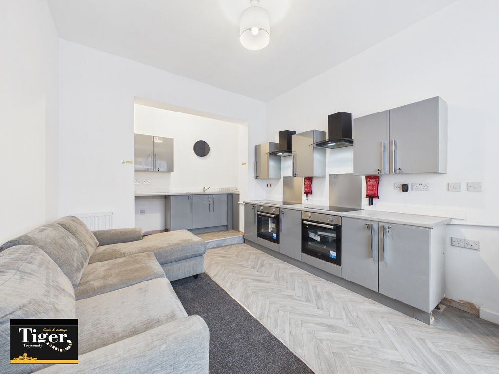 Property photo 1 of 18 Cam03440G0-Pr0520-Still017