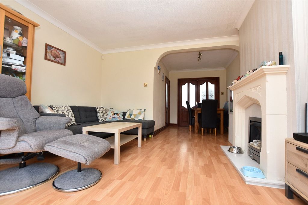 Property photo 2 of 19 Picture No. 25