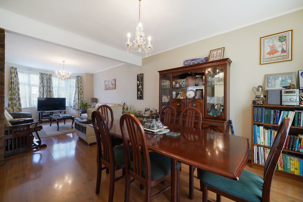 Property photo 3 of 15 1 (7)