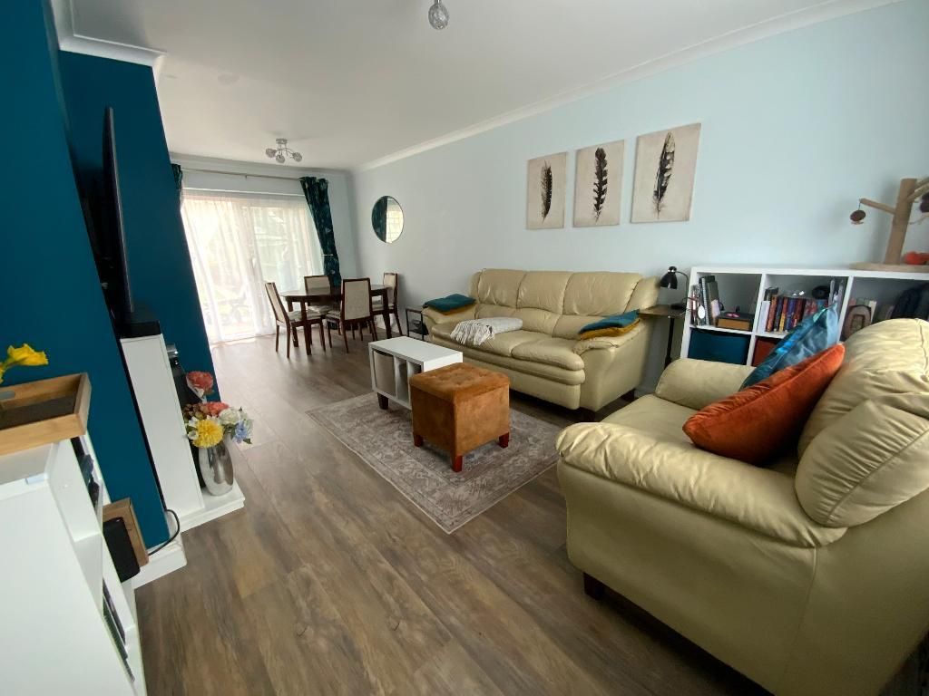 Property photo 2 of 18 Living Room 22'5 x 11'7