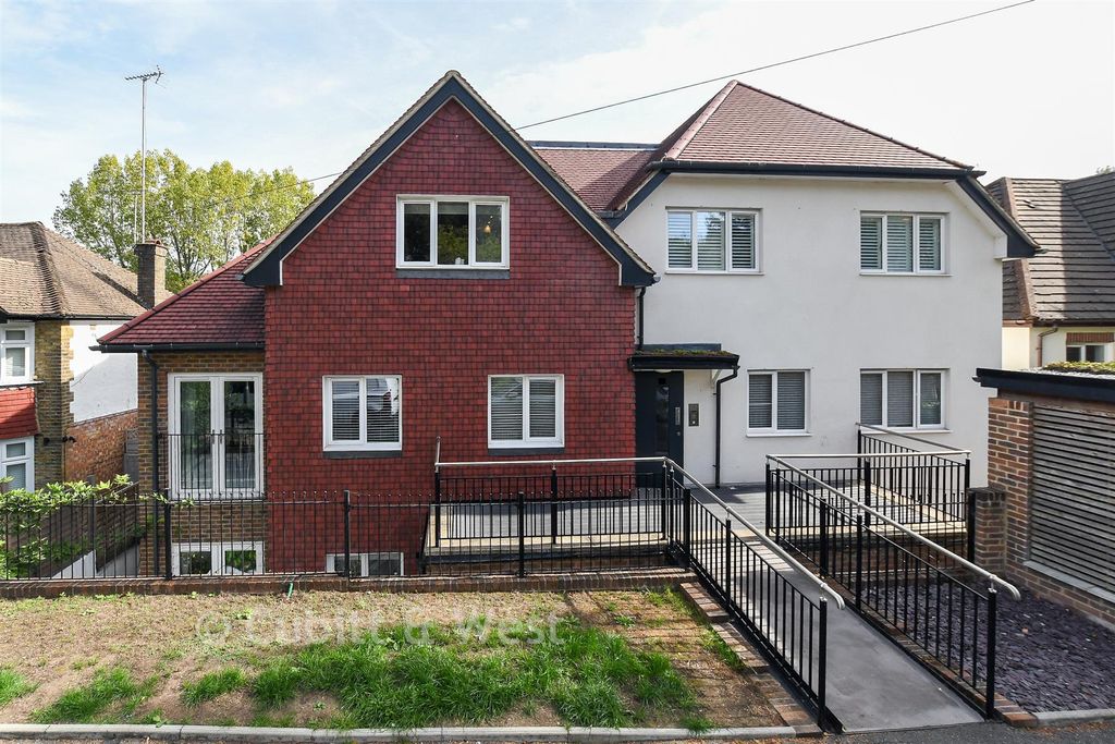 Property photo 1 of 10 External (Web)