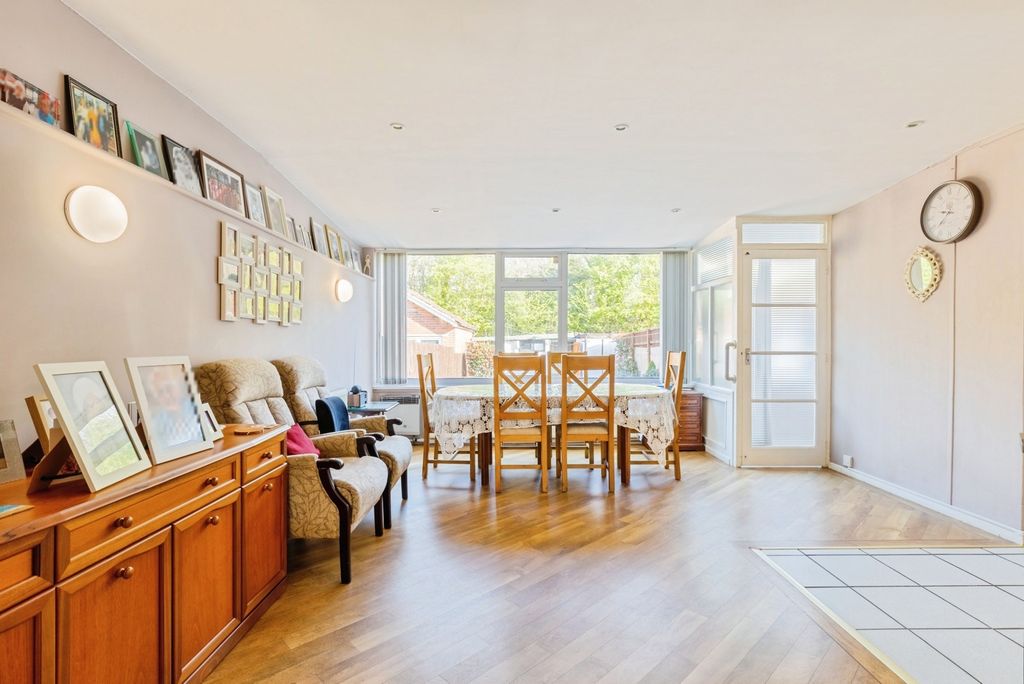 Property photo 3 of 21 Pbox-Img.Jpg