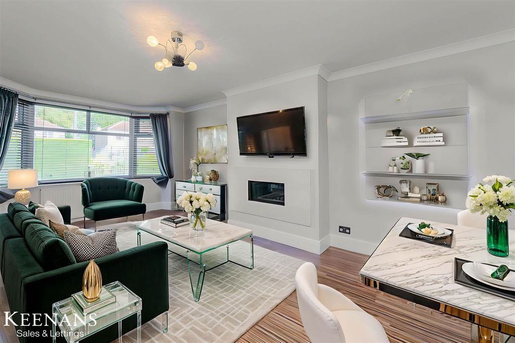 Property photo 1 of 29 Dsc01449 - Living Room - Modern - 4.Jpg