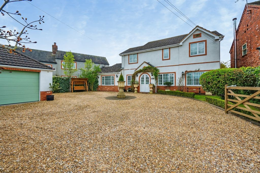 Property photo 1 of 21