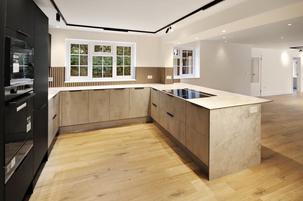Additional image 6 of 5 bed detached house for saleTurners Hill Road, East Grinstead RH19