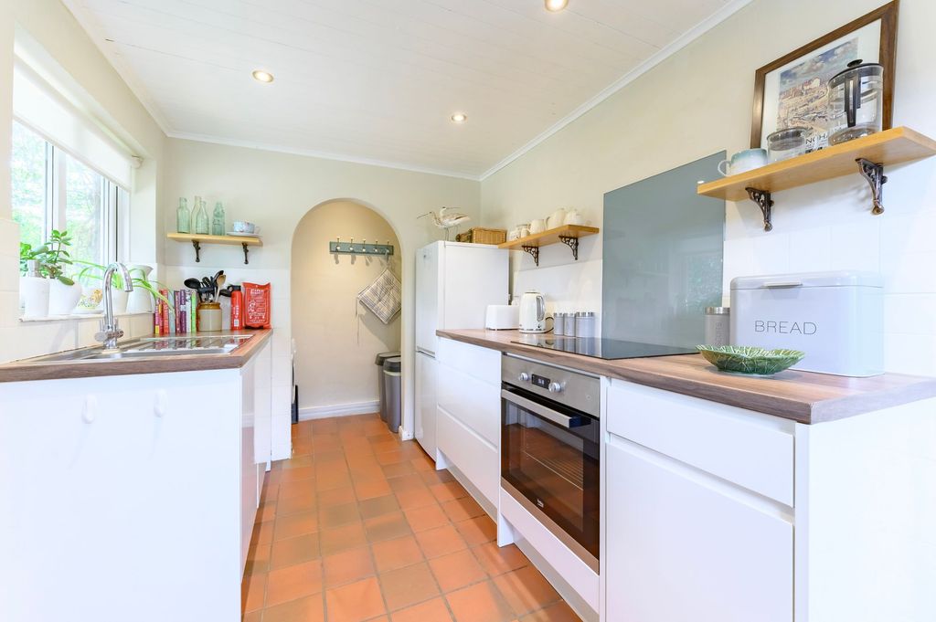 Property photo 2 of 16