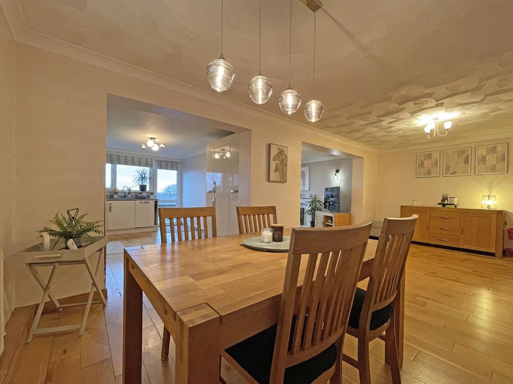 Property photo 3 of 16 Huxham Close 15 - Open Plan Two.Jpg