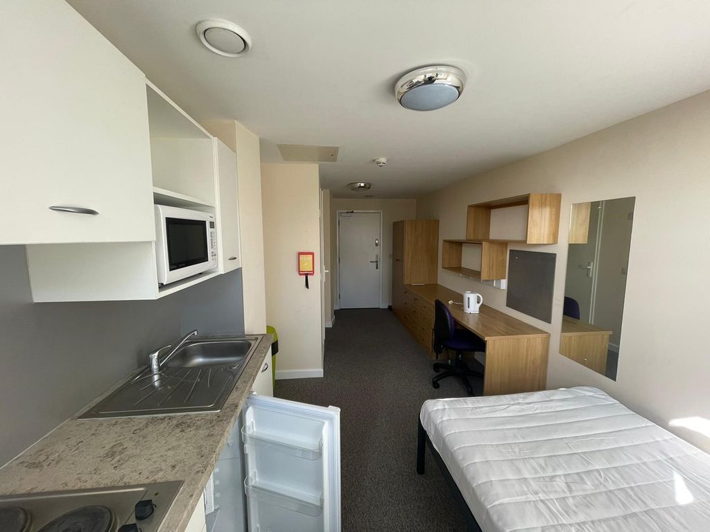 Property photo 3 of 6