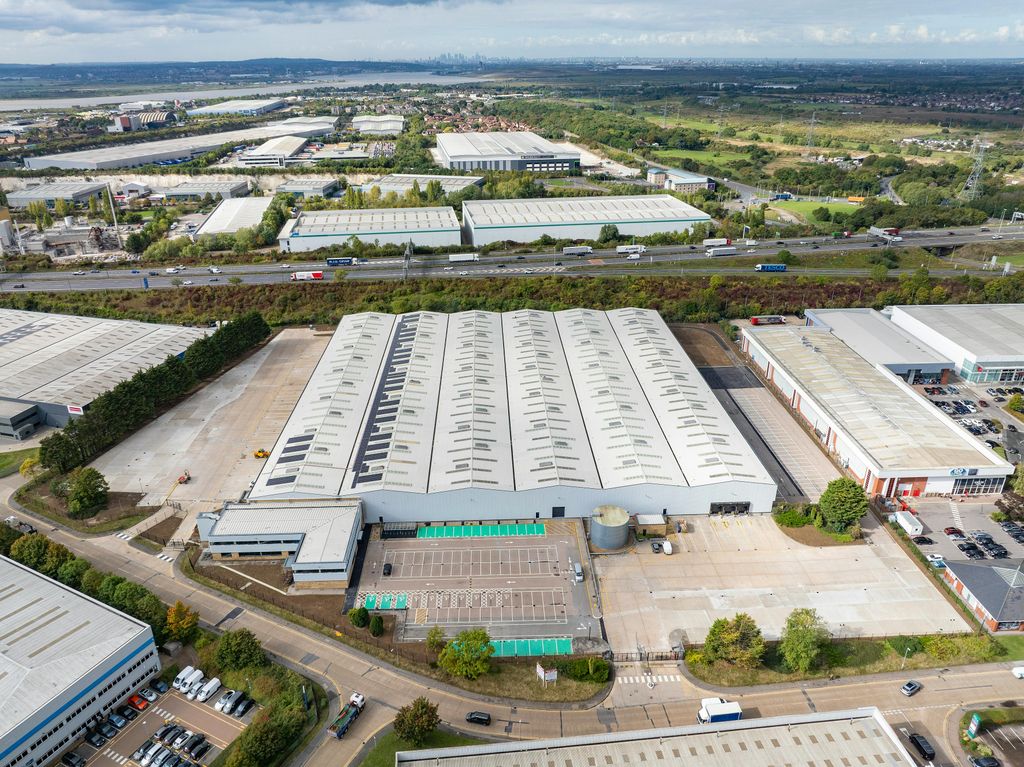 Property photo 2 of 8 Iw031024Ca016.Jpg