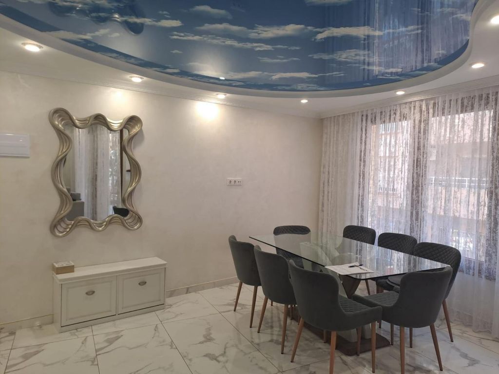 Property photo 3 of 35