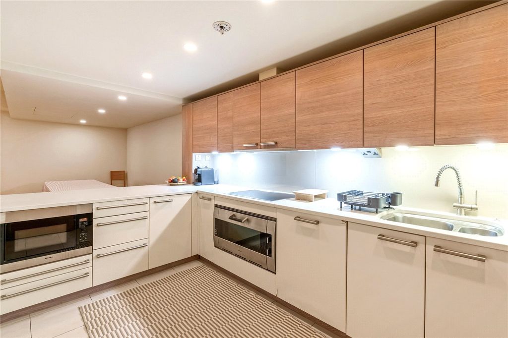 Property photo 3 of 14 Kitchen