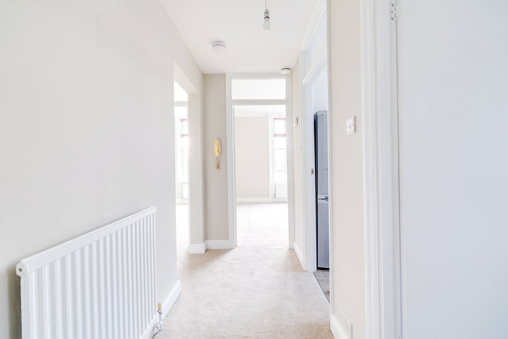 Property photo 3 of 10 Hallway