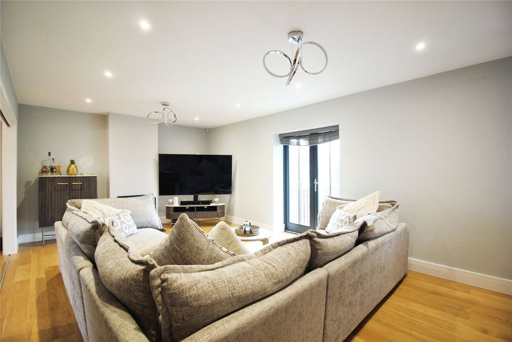 Property photo 3 of 20 Picture No. 19