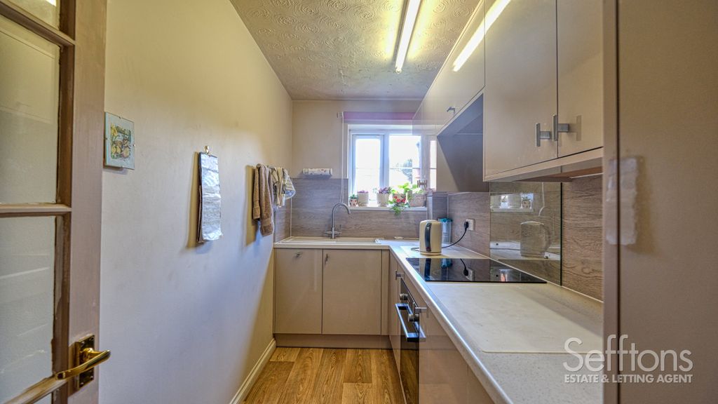 Property photo 3 of 8 Dscf0751_4