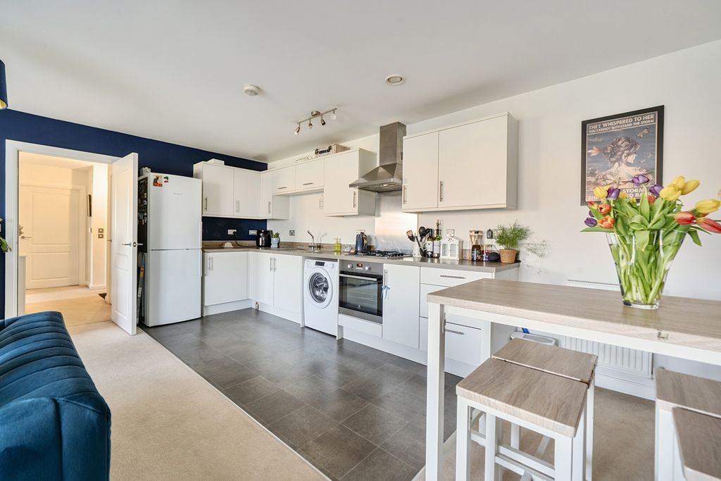 Property photo 3 of 14 1466556-7-6A17318...