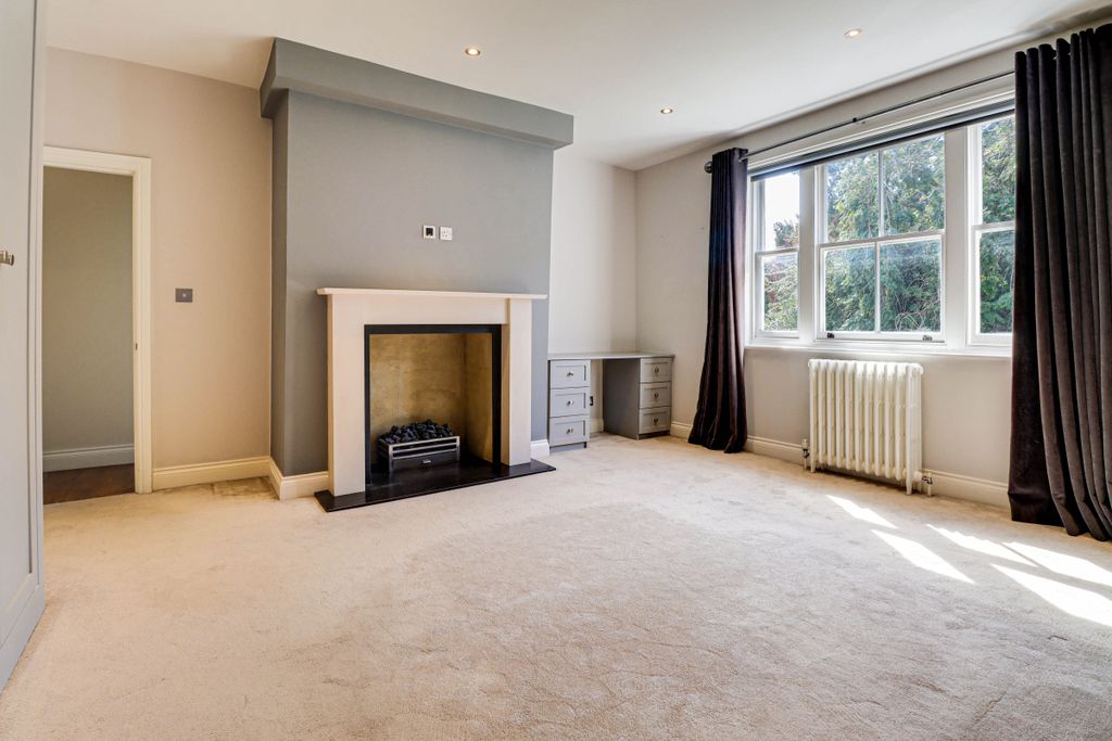 Additional image 11 of 3 bed flat for saleLeyton Green, Harpenden, Hertfordshire AL5