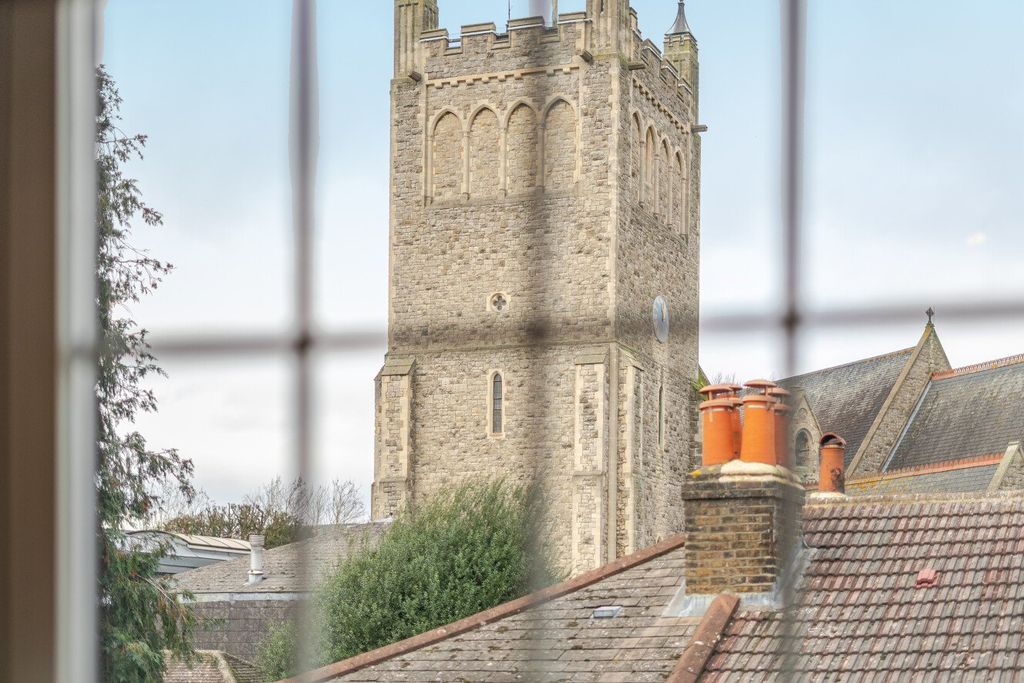 Property photo 3 of 19 Picture No. 04