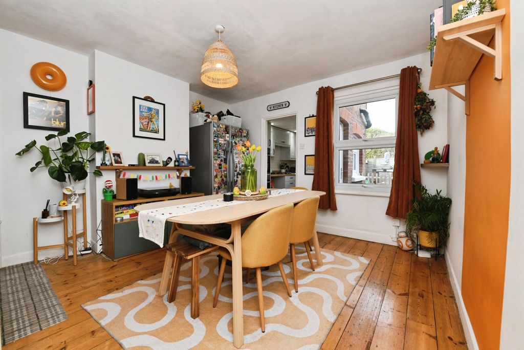 Property photo 3 of 16 Pbox-Img.Jpg